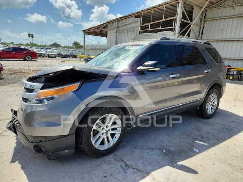 2011 Ford EXPLORER photo