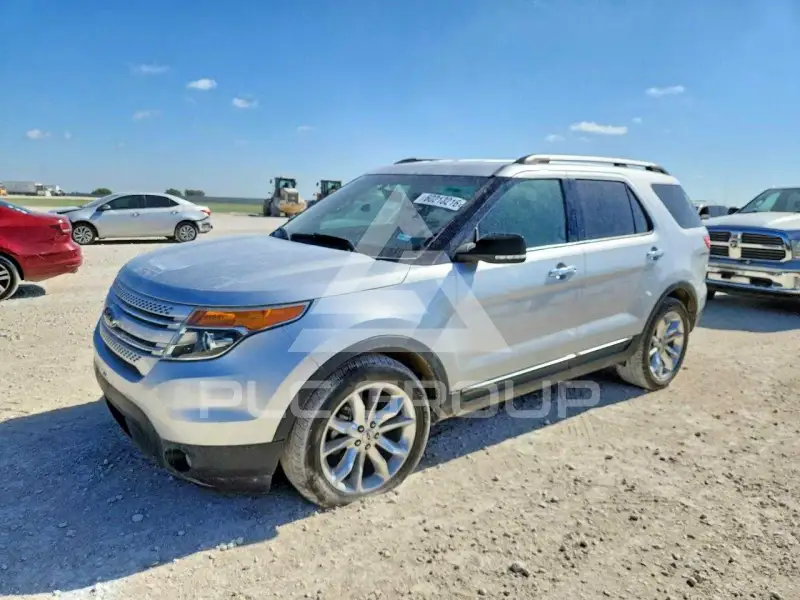 2011 Ford EXPLORER photo