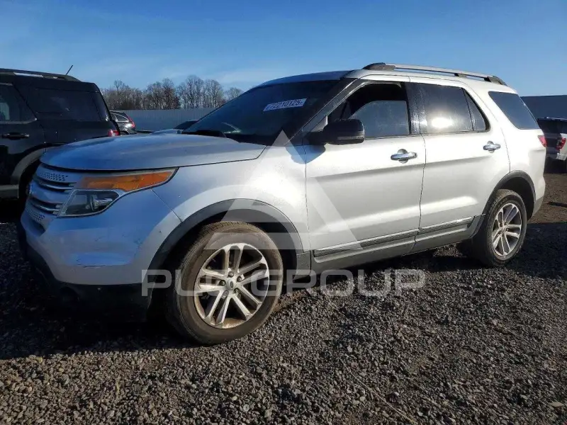 2011 Ford EXPLORER photo