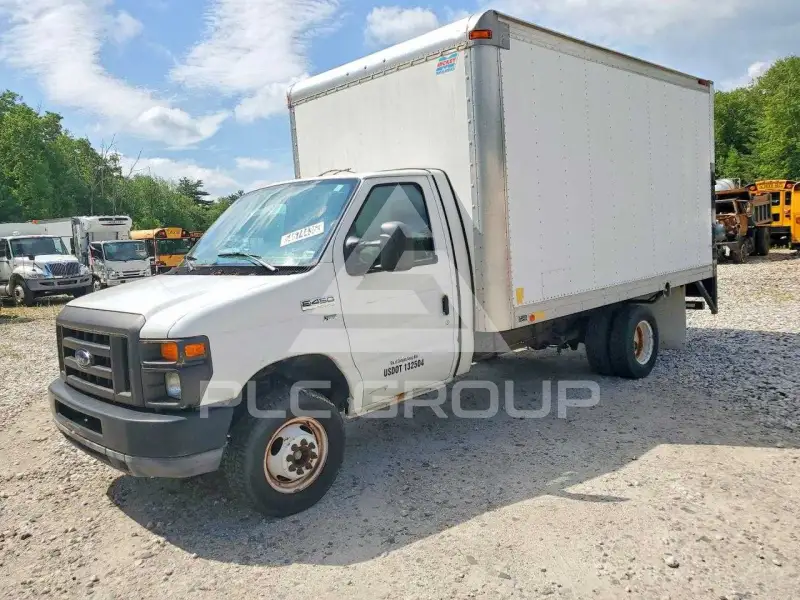 2011 Ford E-450 photo