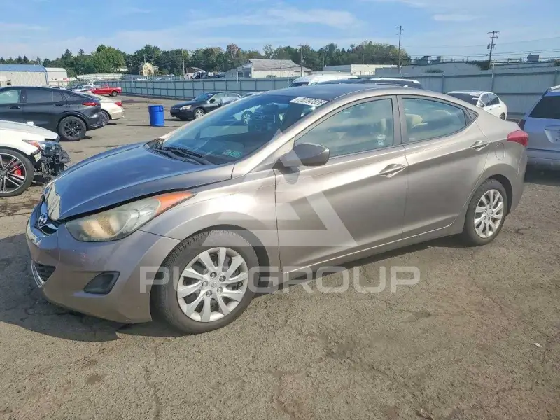 2011 Hyundai Elantra photo