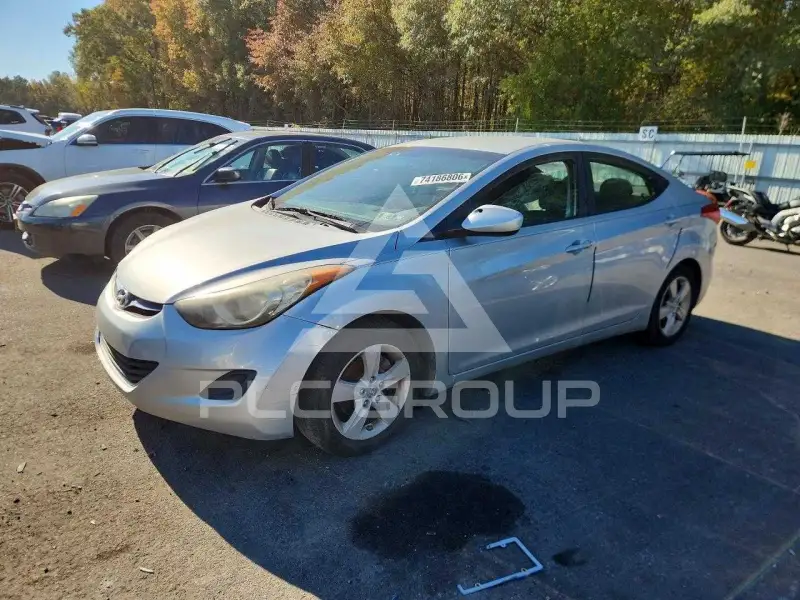 2011 Hyundai Elantra photo