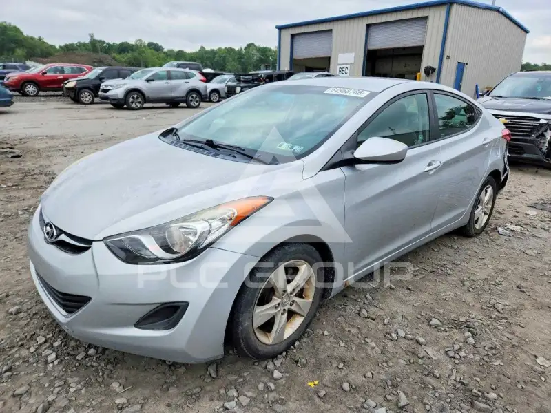 2011 Hyundai Elantra photo