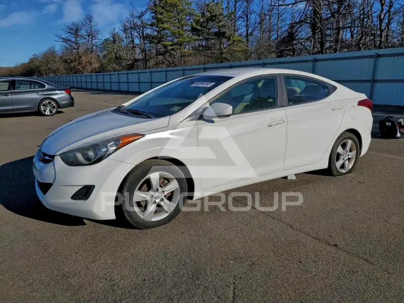 2011 Hyundai Elantra photo