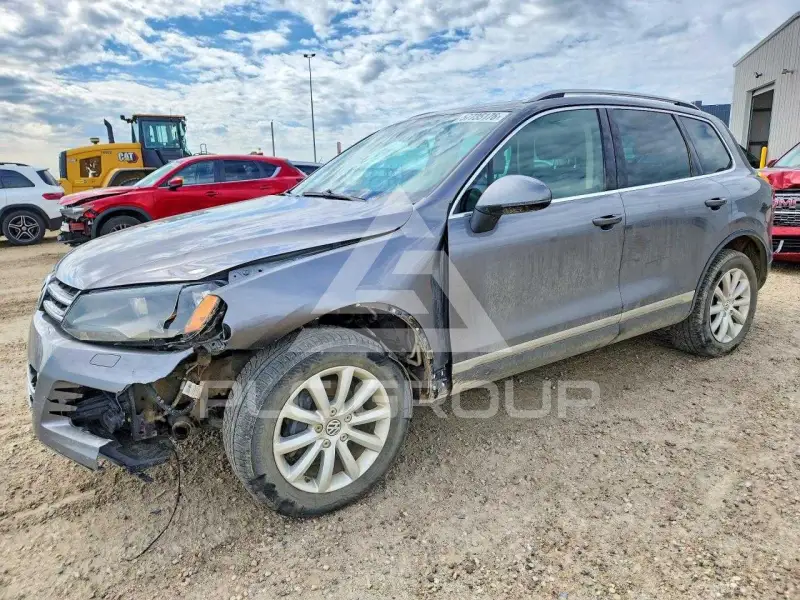 2011 Volkswagen Touareg photo