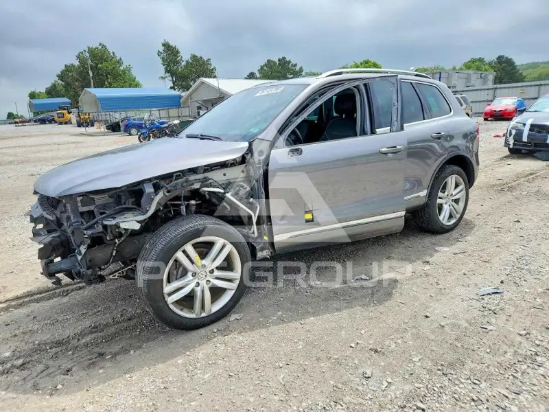 2011 Volkswagen Touareg фото