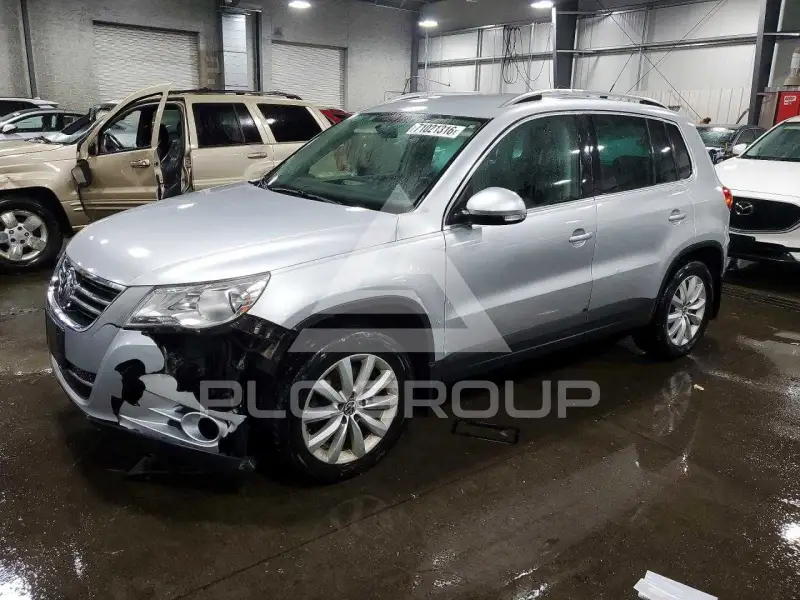 2011 Volkswagen Tiguan photo