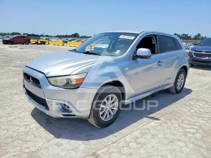 2012 Mitsubishi OUTLANDER фото