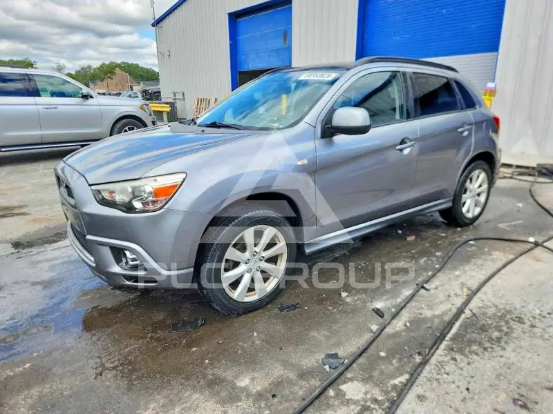 2012 Mitsubishi OUTLANDER photo