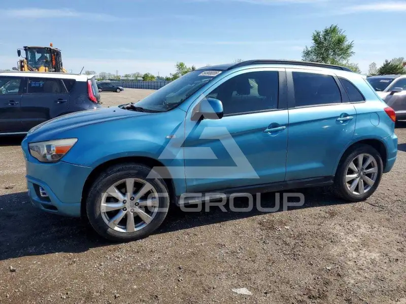 2012 Mitsubishi OUTLANDER photo