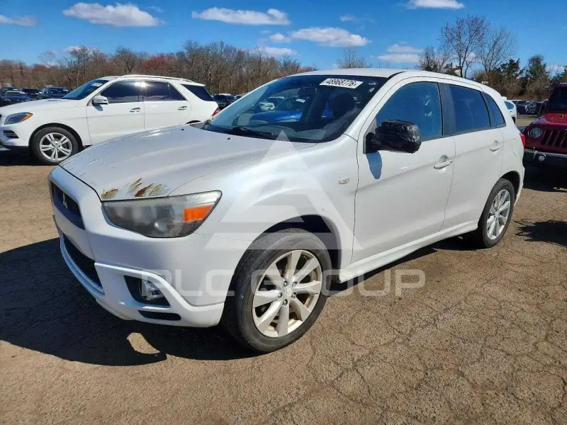 2012 Mitsubishi OUTLANDER фото