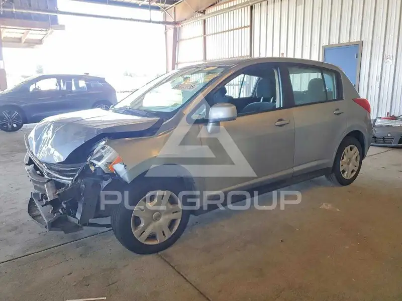 2012 Nissan VERSA photo