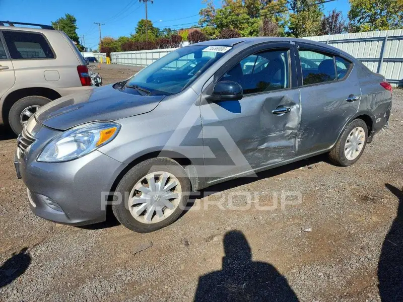 2012 Nissan VERSA photo