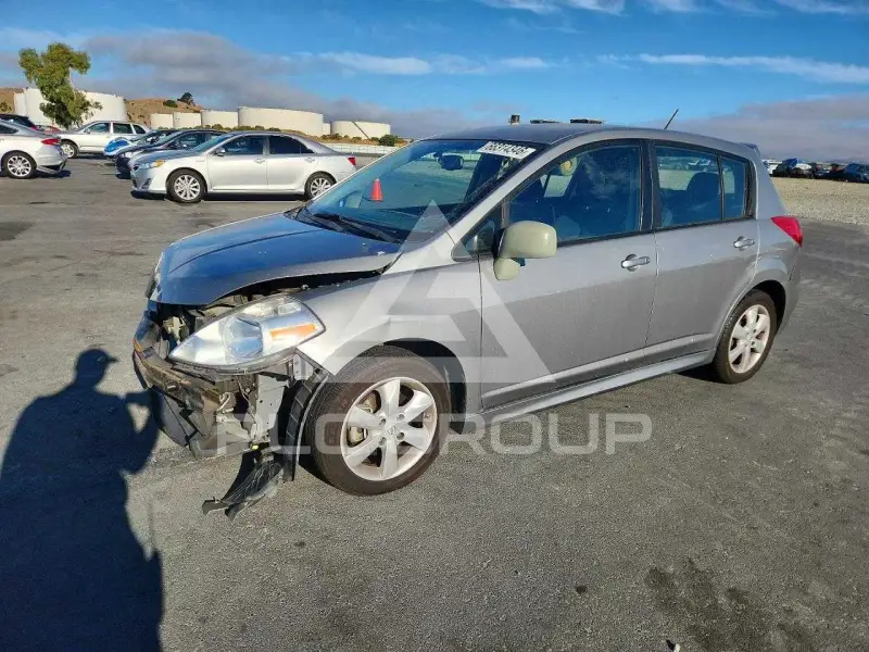 2012 Nissan VERSA photo