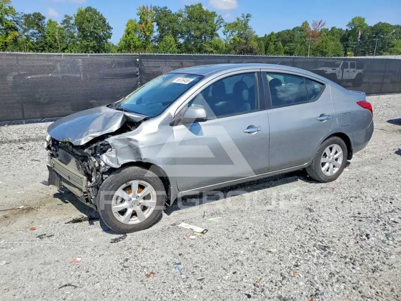 2012 Nissan VERSA фото