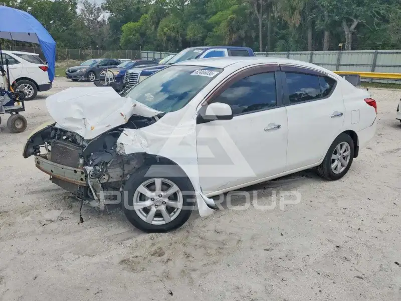 2012 Nissan VERSA photo