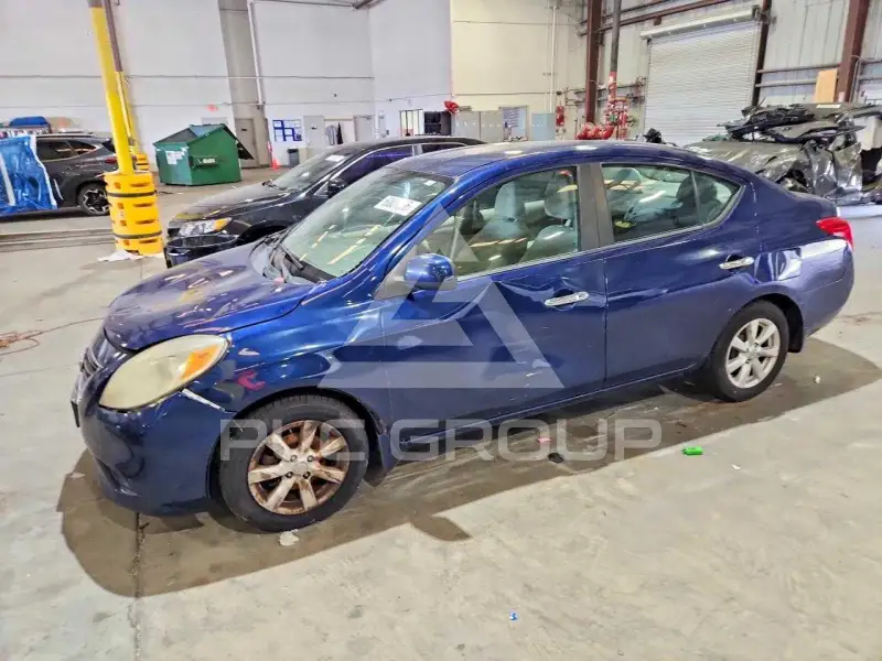 2012 Nissan VERSA photo