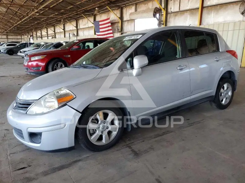 2012 Nissan VERSA photo