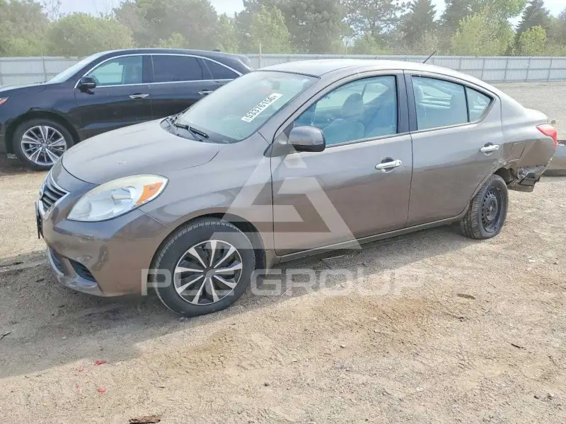 2012 Nissan VERSA photo