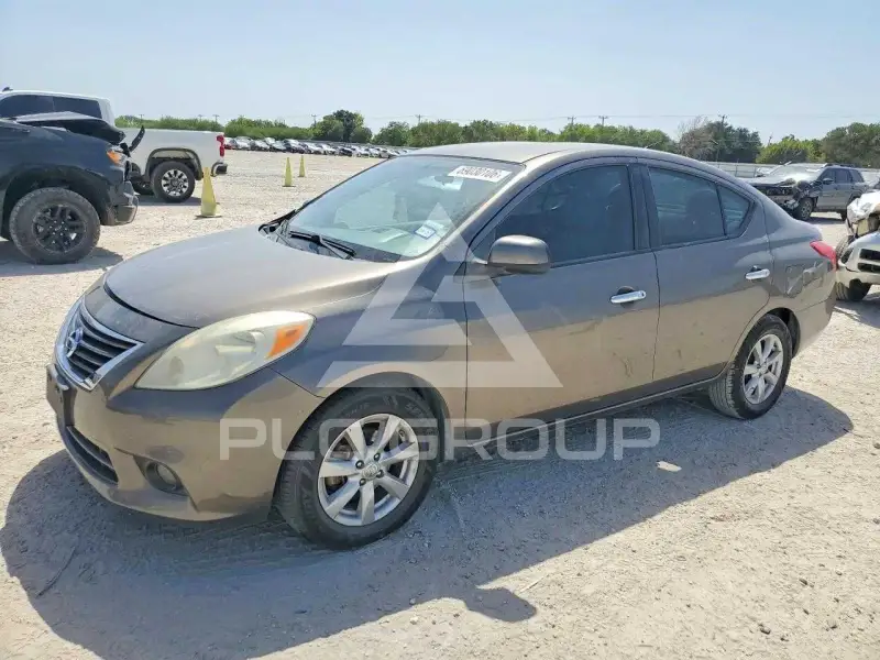 2012 Nissan VERSA photo