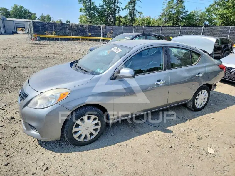2012 Nissan VERSA photo