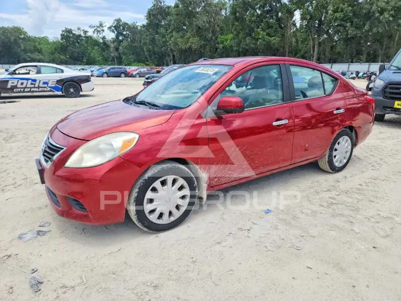 2012 Nissan VERSA photo