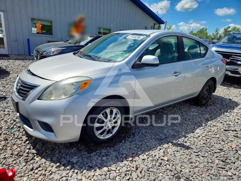 2012 Nissan VERSA фото