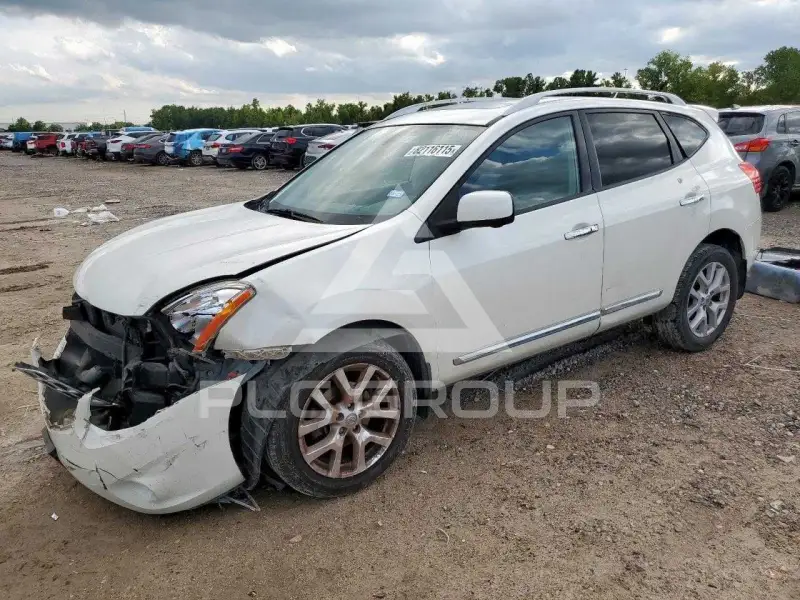 2012 Nissan ROGUE photo