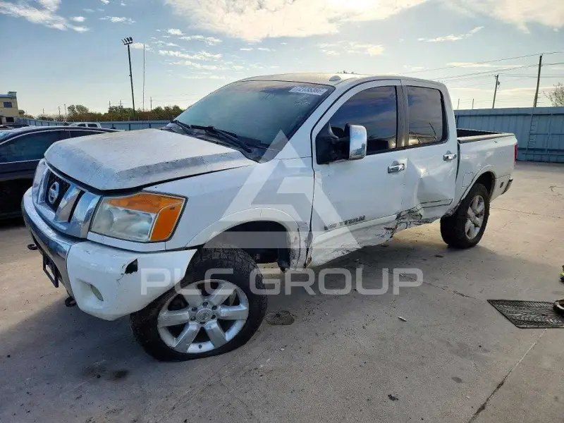 2012 Nissan TITAN photo
