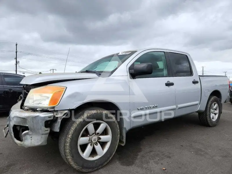 2012 Nissan TITAN photo