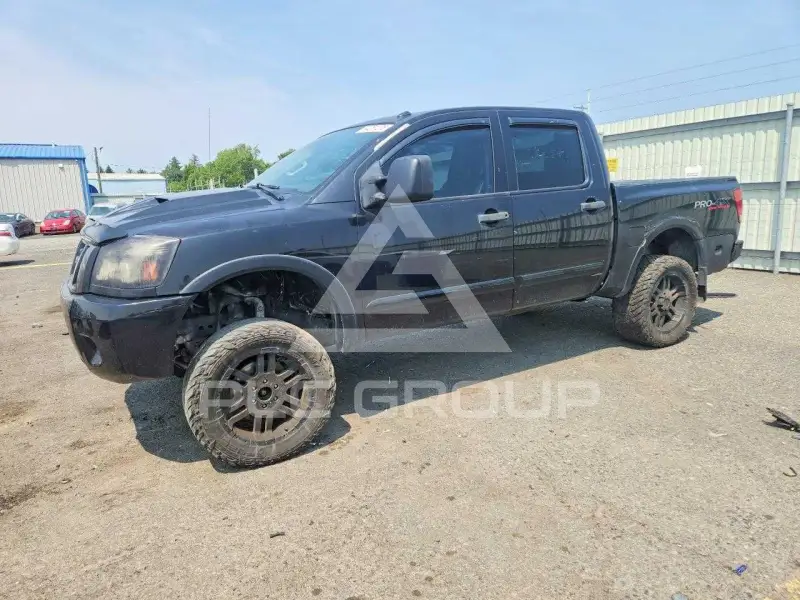 2012 Nissan TITAN фото