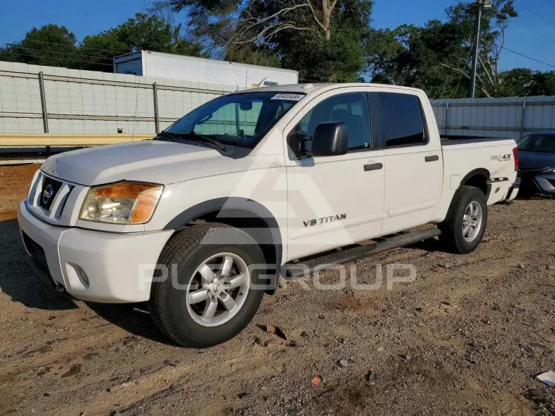 2012 Nissan TITAN фото