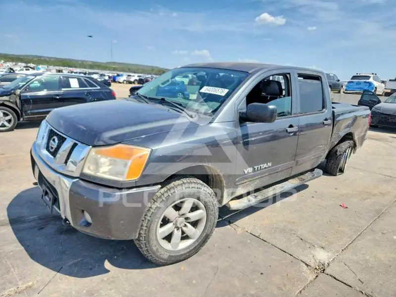 2012 Nissan TITAN фото