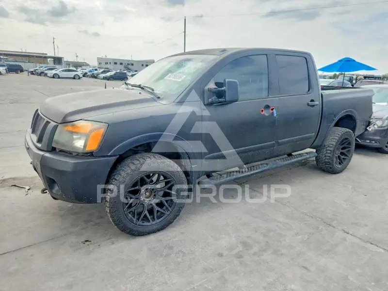 2012 Nissan TITAN фото