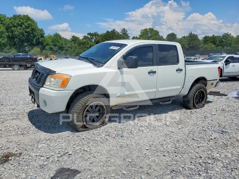 2012 Nissan TITAN фото
