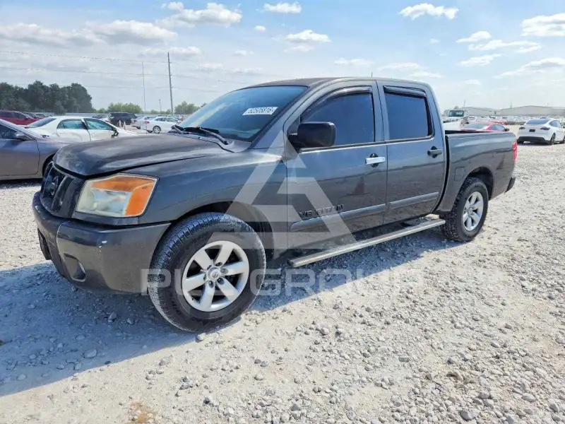 2012 Nissan TITAN photo