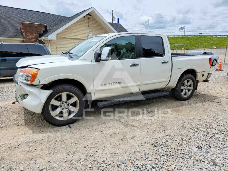 2012 Nissan TITAN фото
