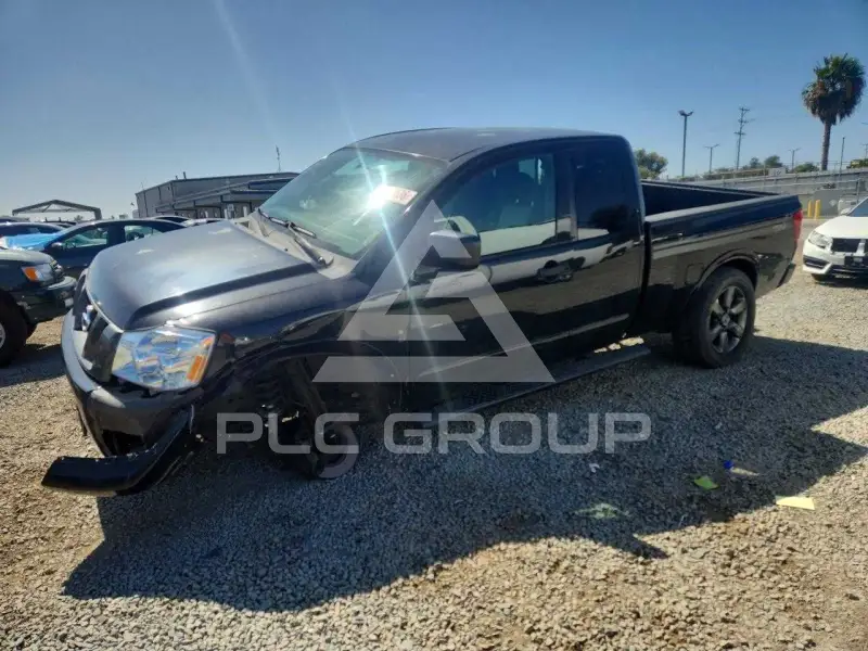 2012 Nissan TITAN фото