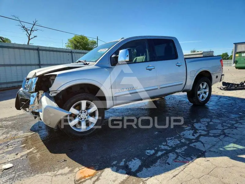 2012 Nissan TITAN photo