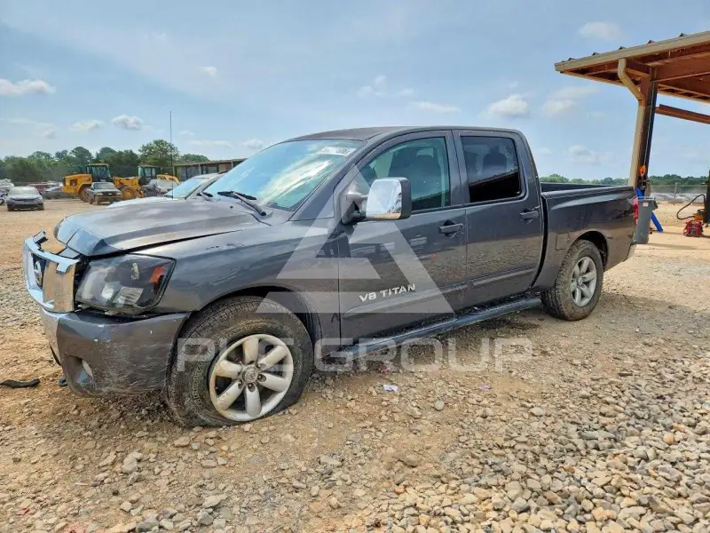2012 Nissan TITAN photo