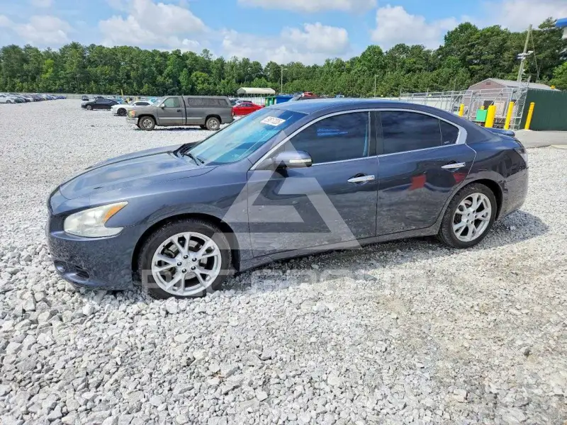 2012 Nissan MAXIMA photo