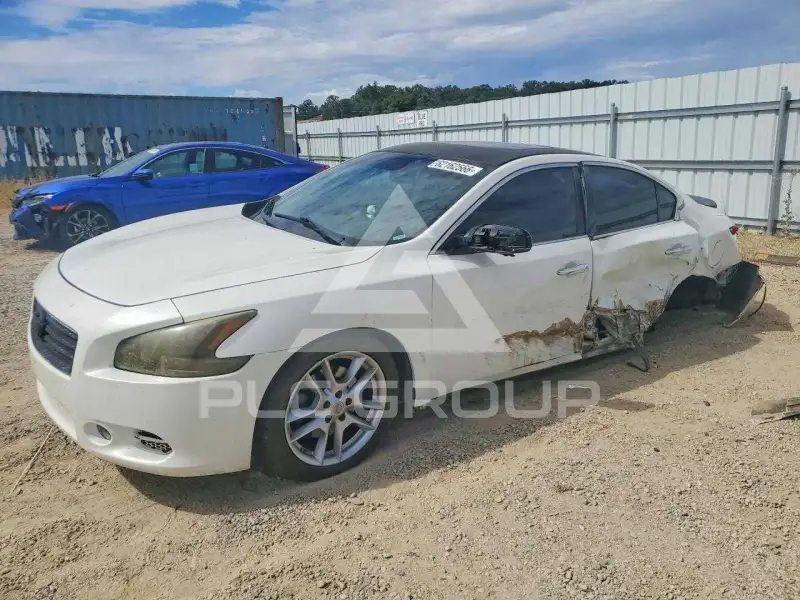 2012 Nissan MAXIMA photo