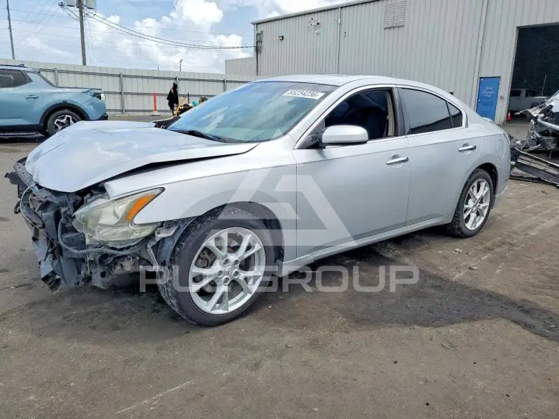 2012 Nissan MAXIMA фото