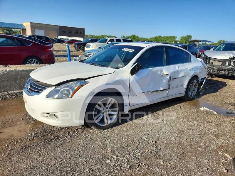 2012 Nissan ALTIMA photo