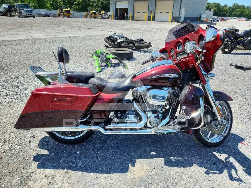 2012 Harley-Davidson FLHX photo
