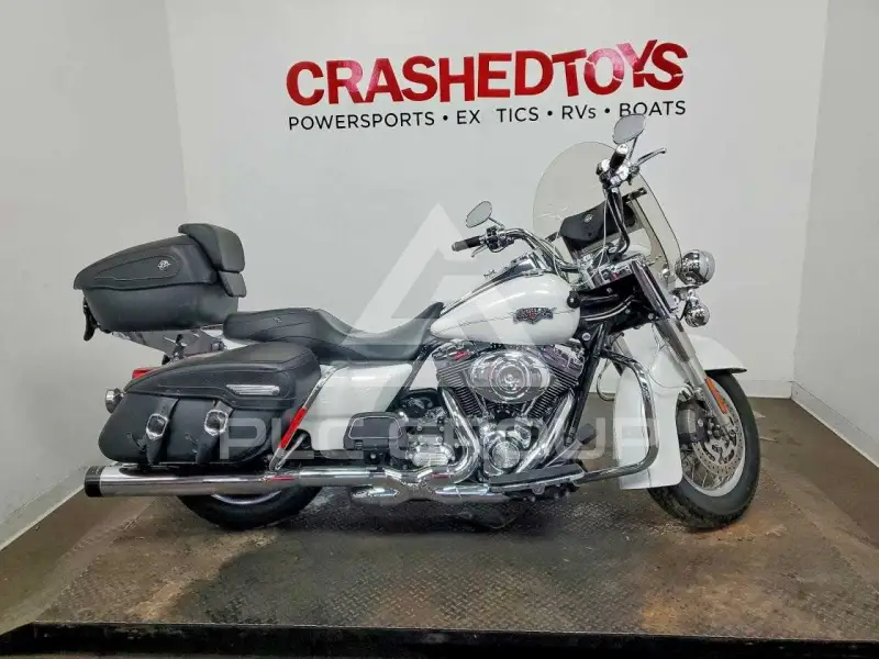 2012 Harley-Davidson FL photo