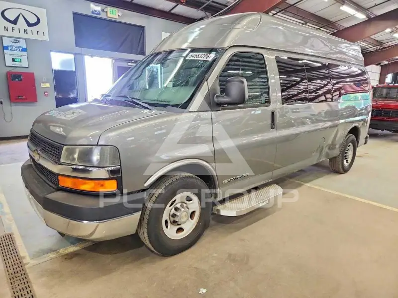 2012 Chevrolet Express фото