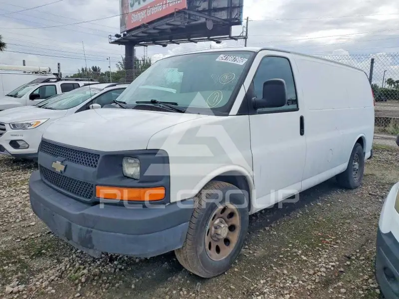 2012 Chevrolet Express photo