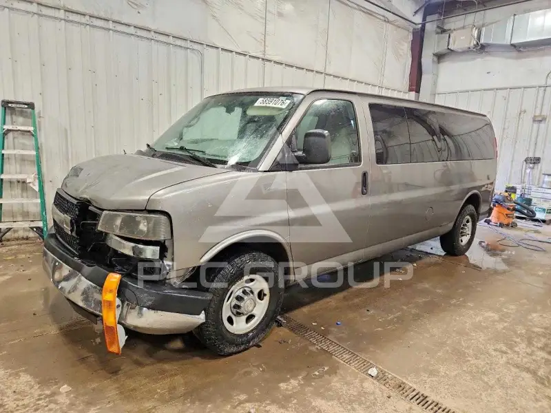 2012 Chevrolet Express photo