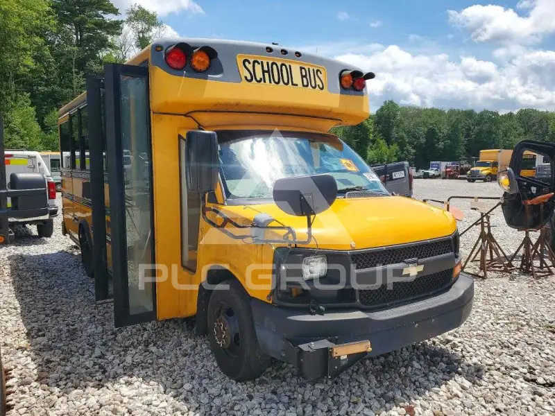 2012 Chevrolet Express photo